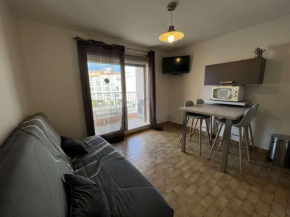 Studio 4 Pers, Balcon, Proche Plage, Quartier Avant-Port, Parking Public, Animaux Bienvenus - FR-1-702-4